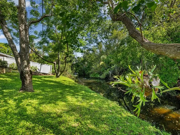 $549,000 | 1405 Embassy Drive, Clearwater, FL 33764