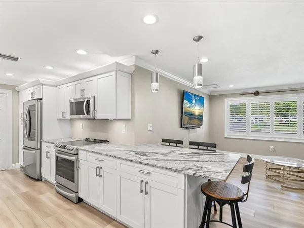 $549,000 | 1405 Embassy Drive, Clearwater, FL 33764