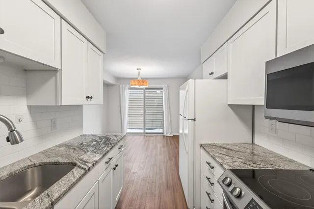 $282,500 | 4757 Spring Circle, Minnetonka, MN 55345