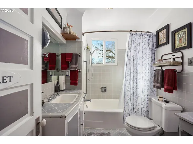 $395,000 | 552 Williams Street, Dufur, OR 97021