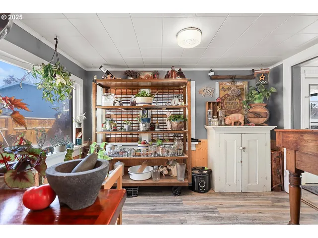 $395,000 | 552 Williams Street, Dufur, OR 97021