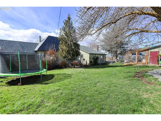 $395,000 | 552 Williams Street, Dufur, OR 97021