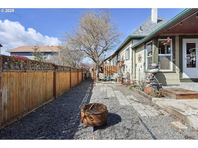 $395,000 | 552 Williams Street, Dufur, OR 97021