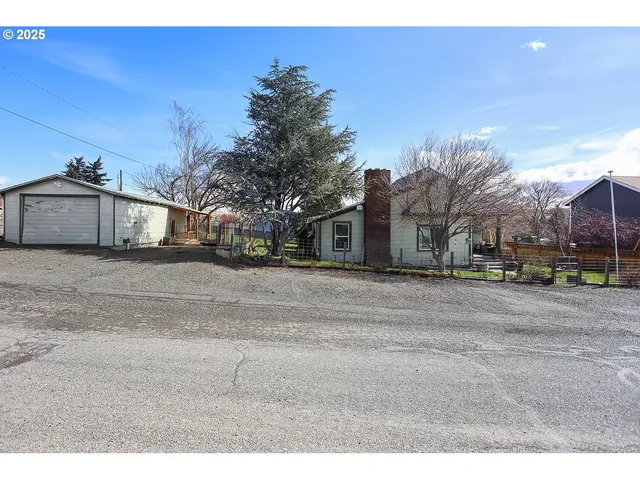 $395,000 | 552 Williams Street, Dufur, OR 97021
