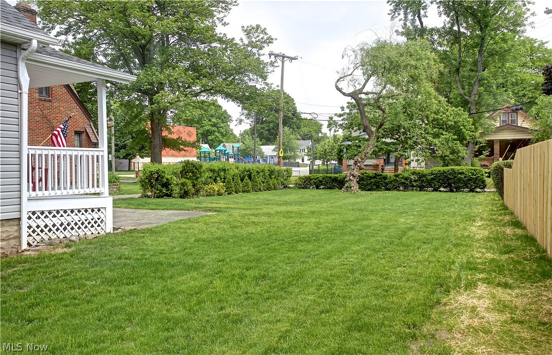 14507 Glencliffe Road Cleveland, OH 44111 - Photo 31 of 31 View of yard