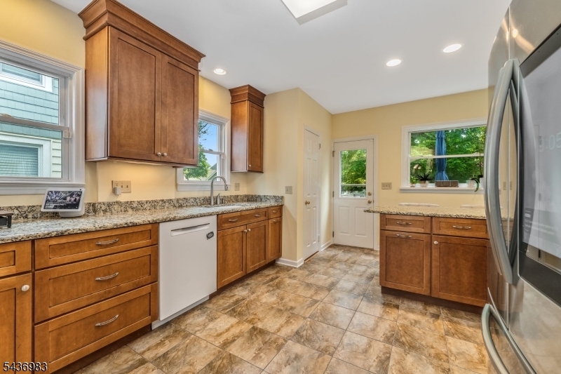 28 Codington Place Somerville, NJ 08876 - Photo 14 of 28