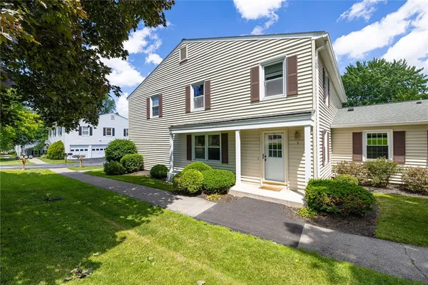 $189,900 | 3 Eagle Lane, Perinton, NY 14450
