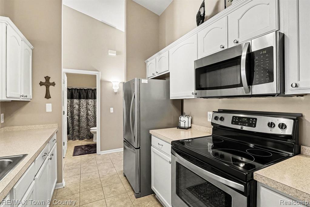 7241 Kings Way Flushing, MI 48433 - Photo 10 of 31