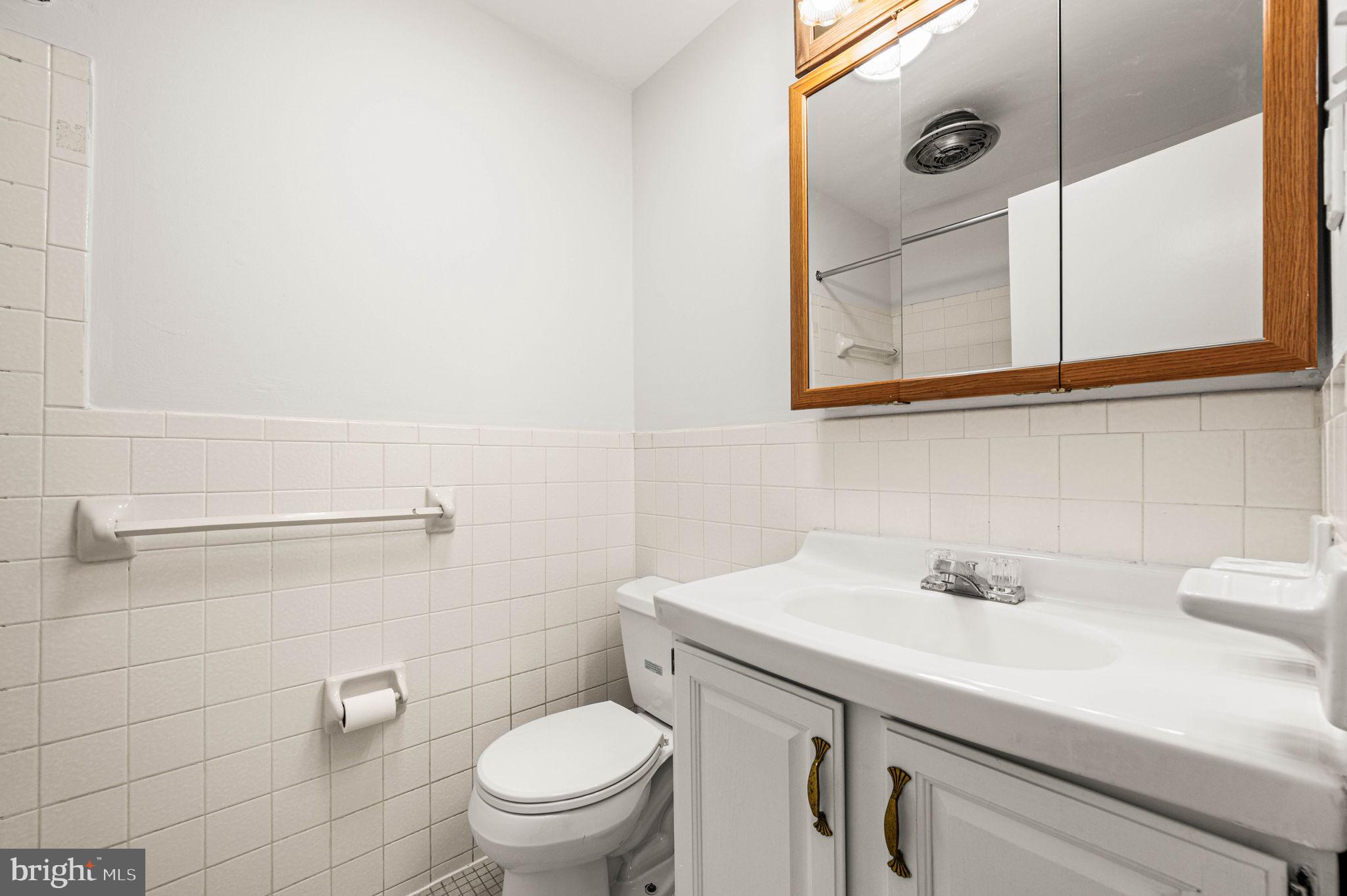 1518 Manley Road, Unit B20 West Chester, PA 19382 - Photo 20 of 29 Master Bath