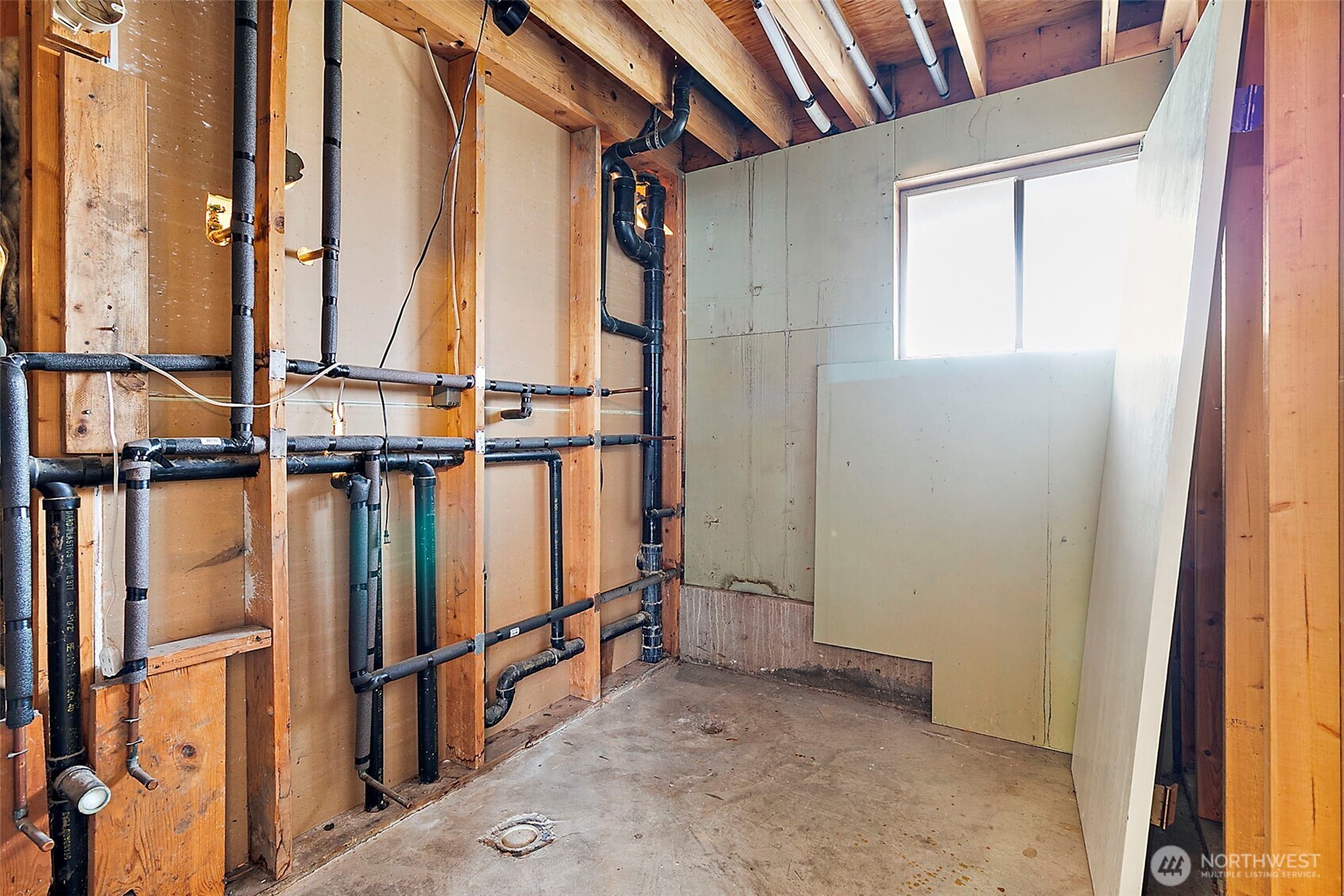 2115 Whitman Avenue Northeast Renton, WA 98059 - Photo 31 of 40 a view of an empty room