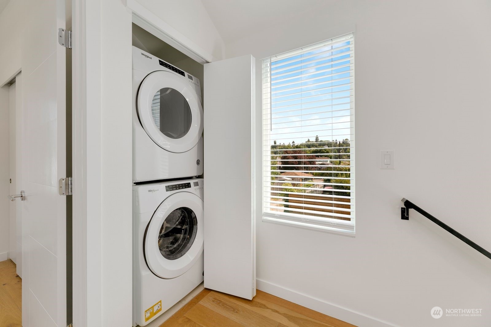 4246 South Graham Street Seattle, WA 98118 - Photo 15 of 21 a utility room with dryer and washer