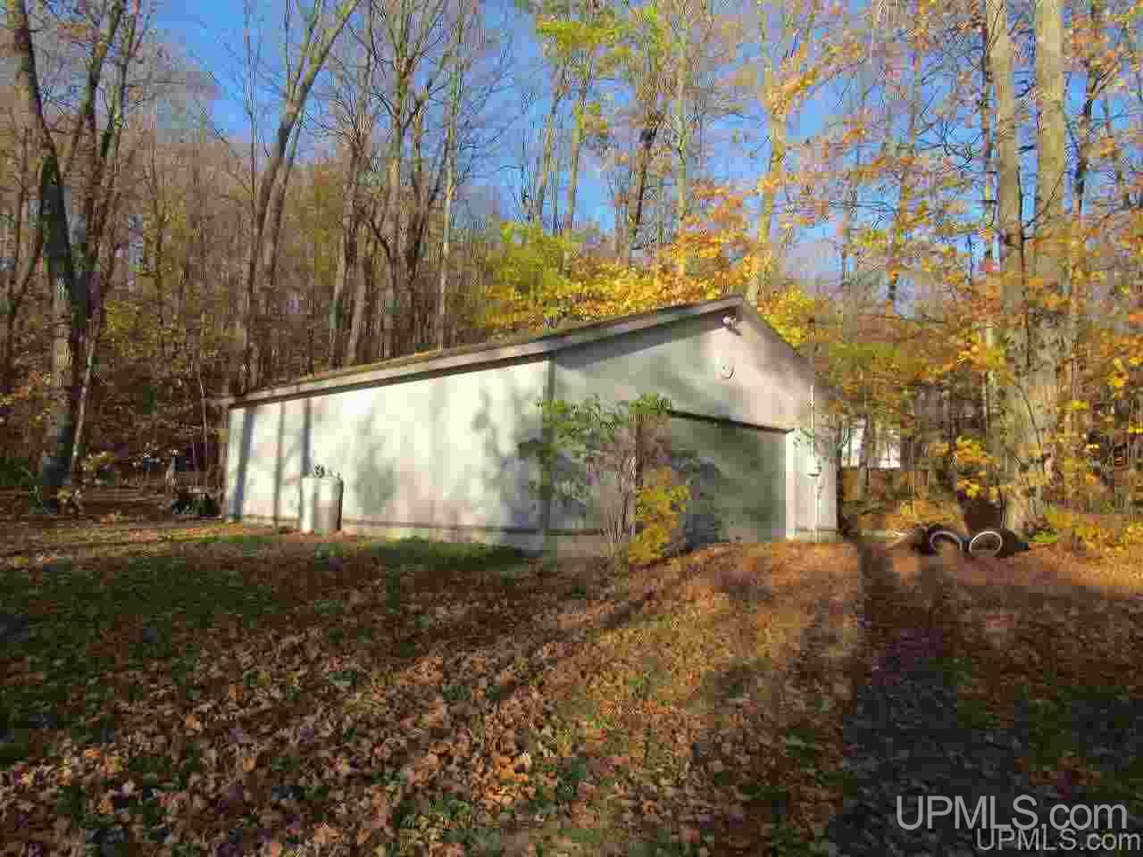 112 Green Road Michigamme, MI 49861 - Photo 4 of 32 Gallery Image 4