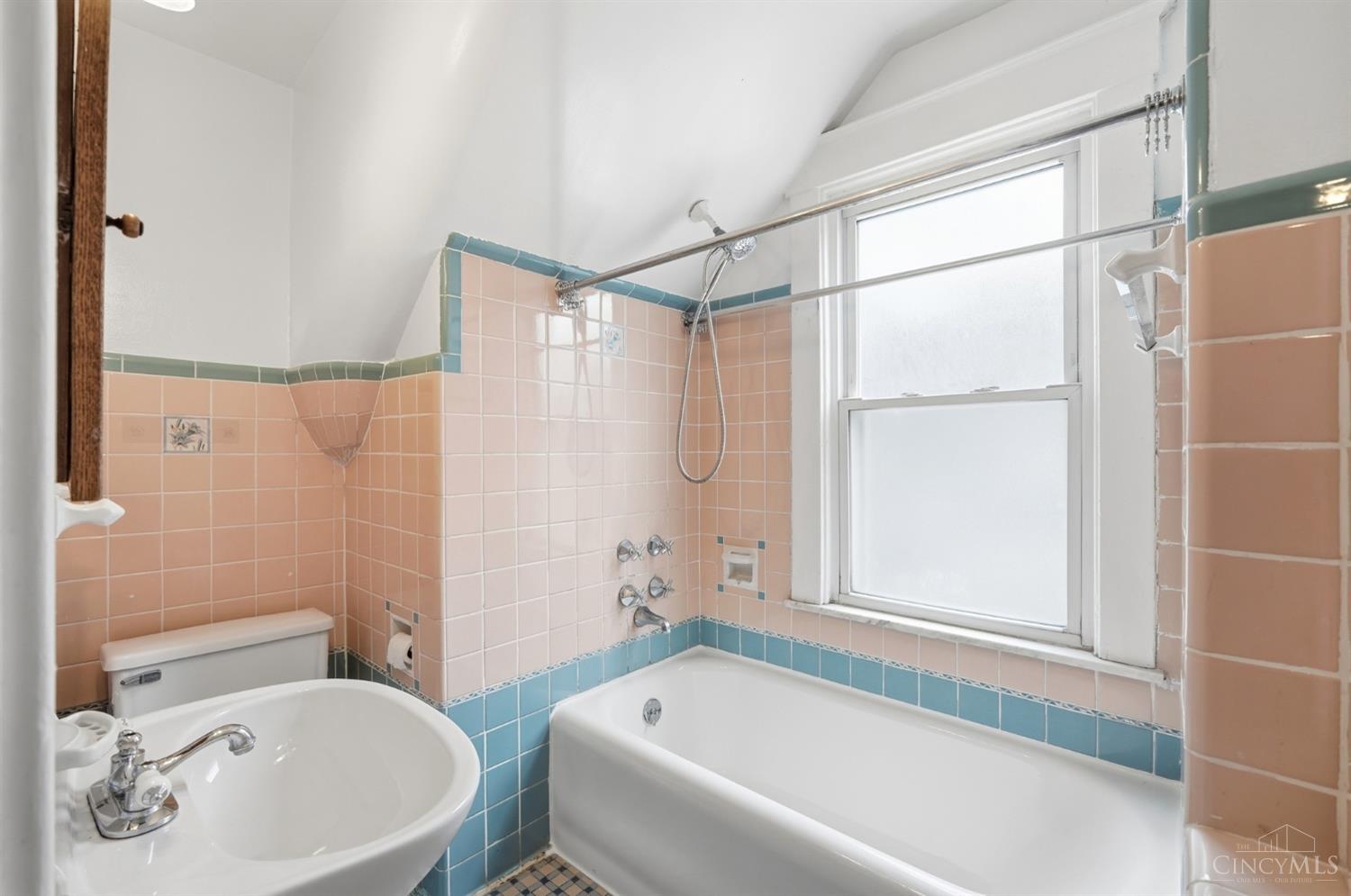 4024 Paddock Road Cincinnati, OH 45229 - Photo 40 of 58