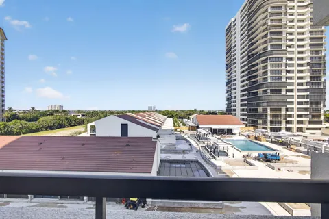 $1,175,000 | 4000 North Ocean Drive, Unit 403, Singer Island, FL 33404