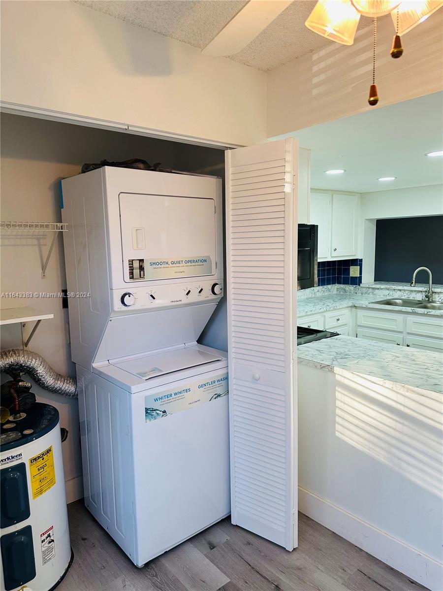 9501 Seagrape Drive, Unit 101 Davie, FL 33324 - Photo 12 of 15