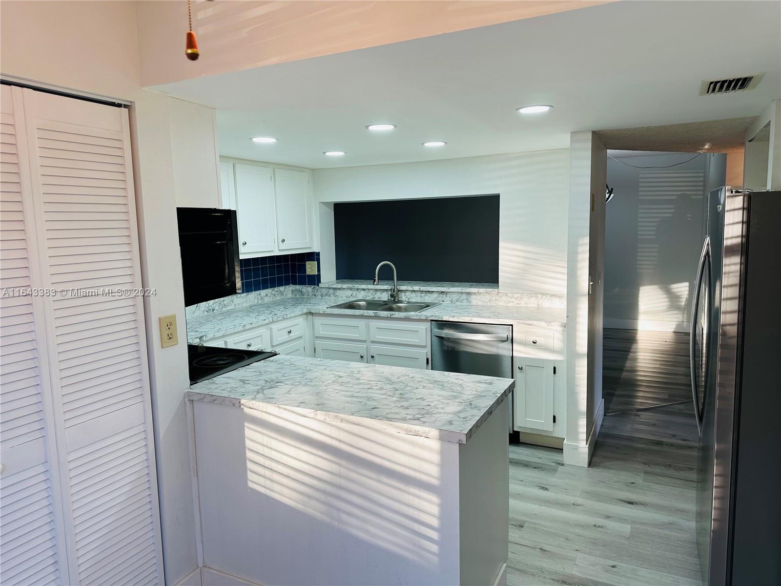 9501 Seagrape Drive, Unit 101 Davie, FL 33324 - Photo 13 of 15