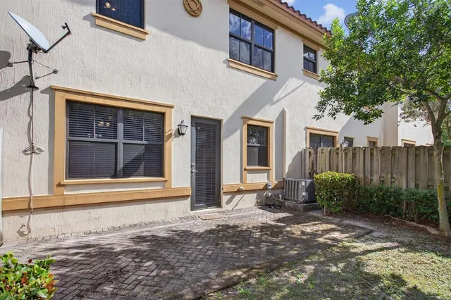 $4,200 | 8435 Blue Cove Way, Parkland, FL 33076