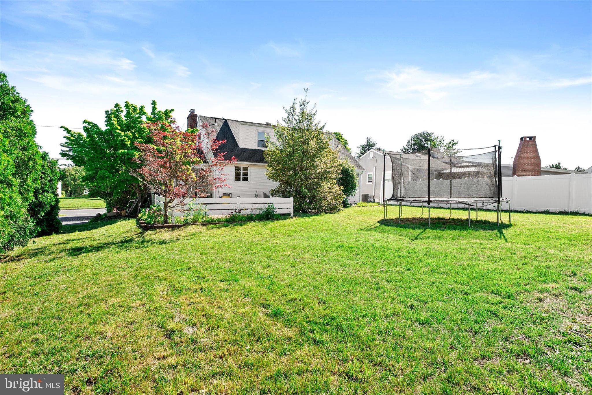 3639 State Extension Trenton, NJ 08619 - Photo 29 of 33 Spacious yard with endless potential.