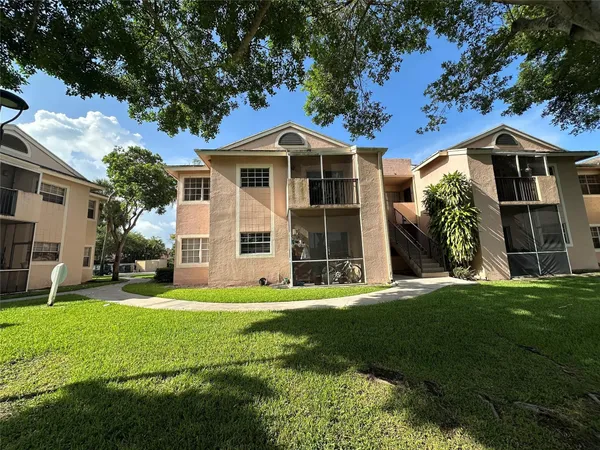 $1,975 | 641 Cypress Lake Boulevard, Unit K18, Pompano Beach, FL 33064