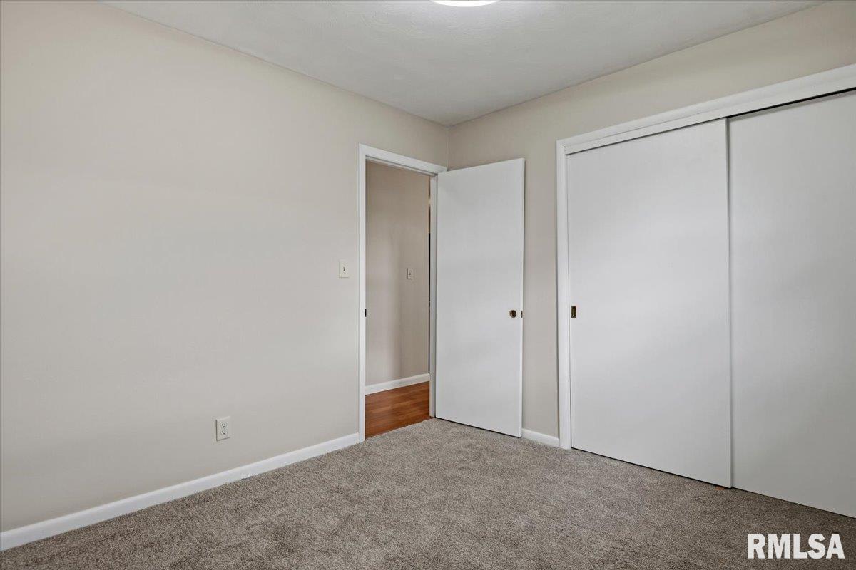 701 Samuel Street Taylorville, IL 62568 - Photo 26 of 31