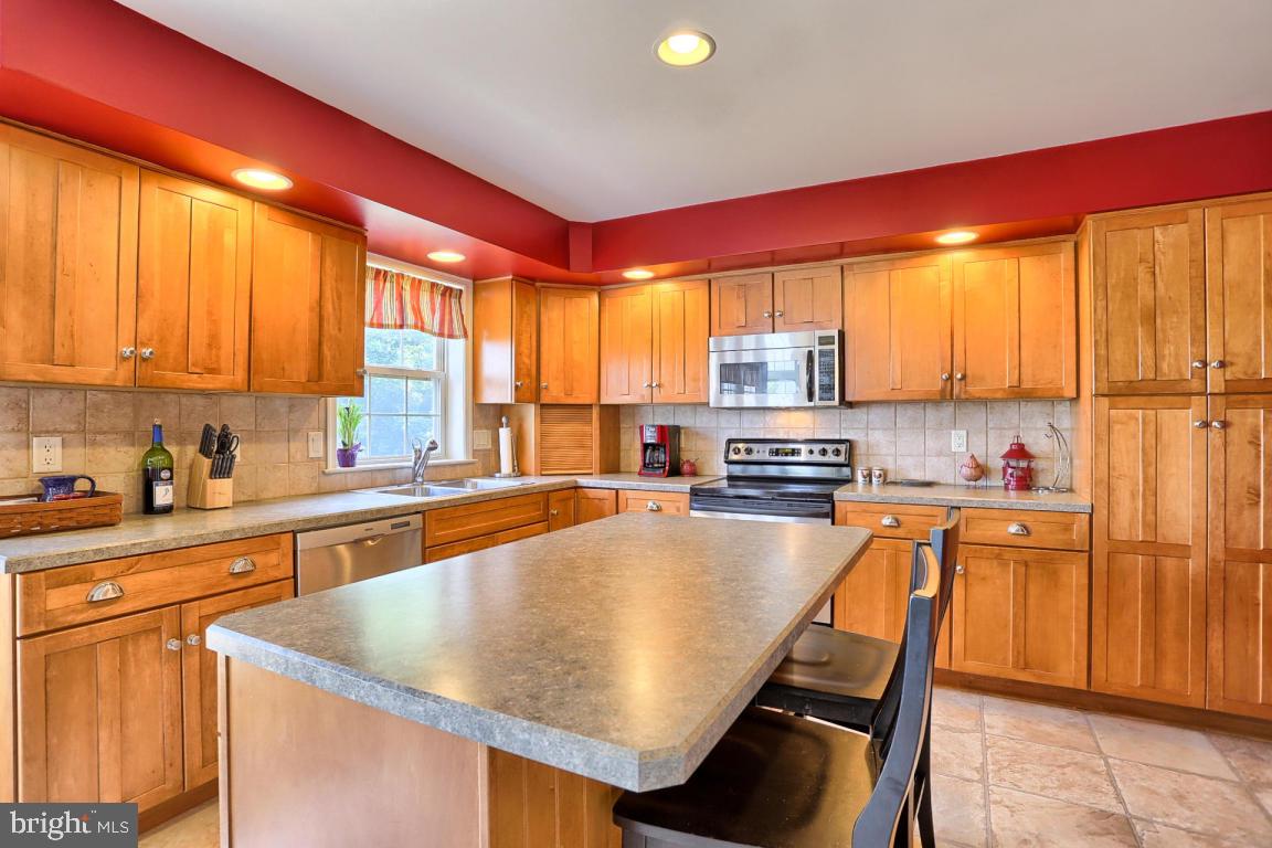 60 Ream Road Stevens, PA 17578 - Photo 3 of 42 Gallery Image 3