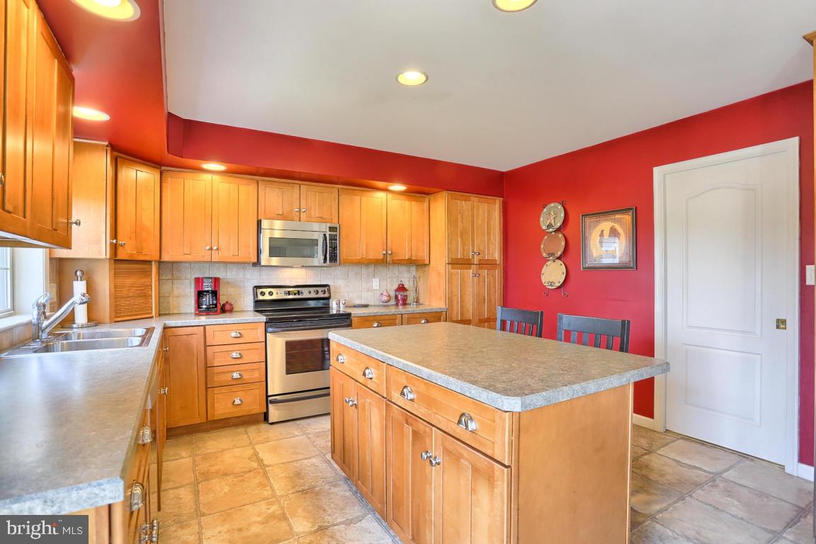 60 Ream Road Stevens, PA 17578 - Photo 4 of 42 Gallery Image 4