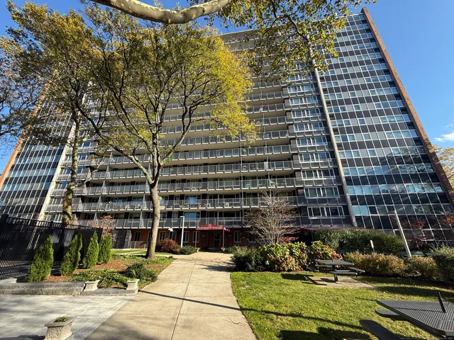 $235,500 | 100 York Street, Unit 12S, New Haven, CT 06511