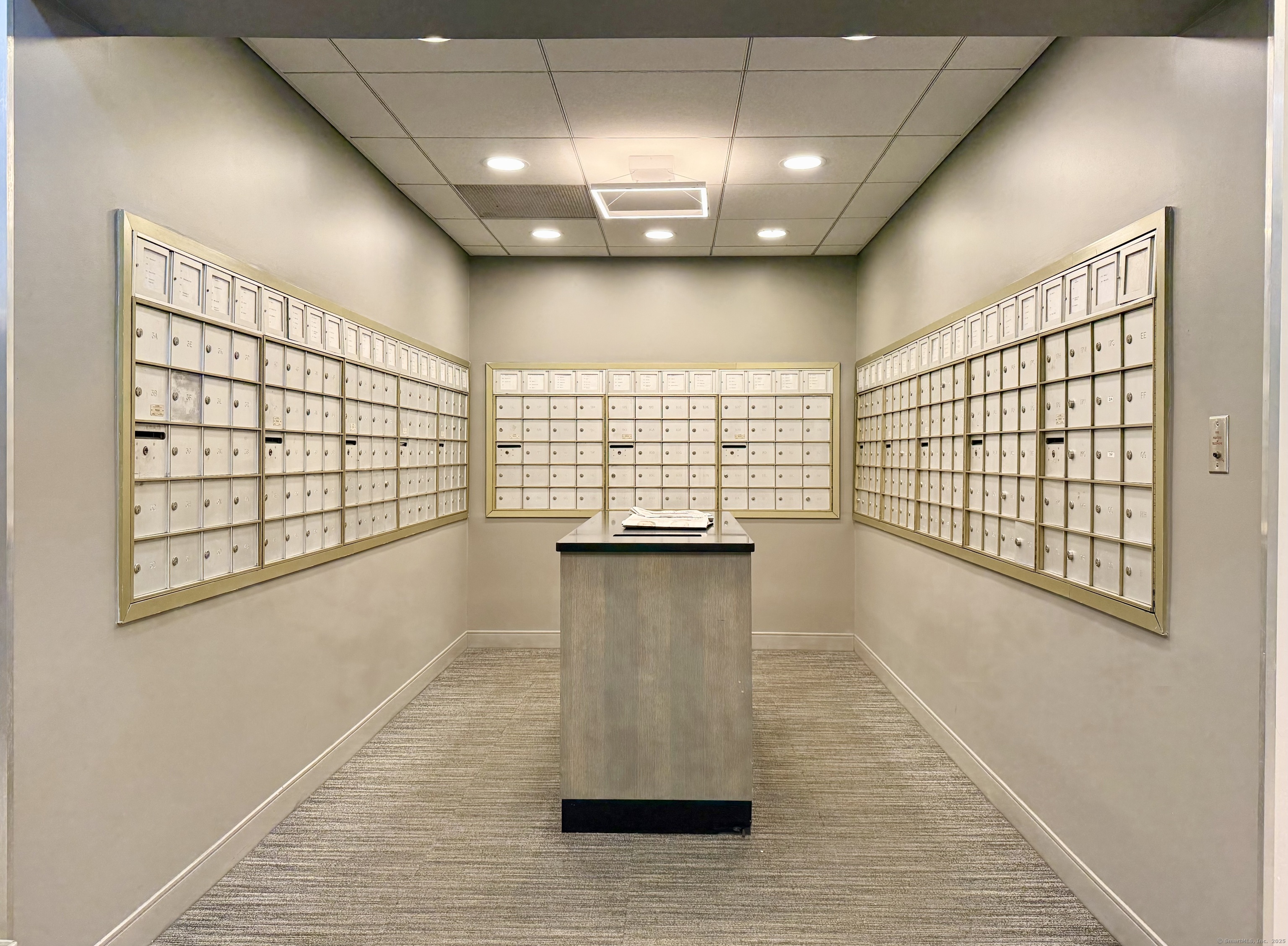 100 York Street, Unit 12S New Haven, CT 06511 - Photo 6 of 35 a view of a projector room with a window