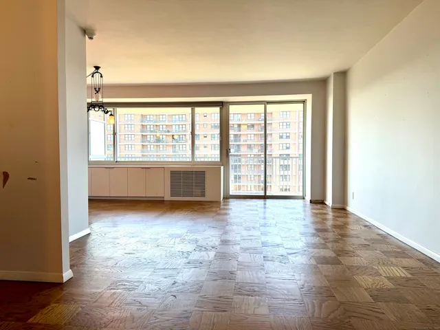 $235,500 | 100 York Street, Unit 12S, New Haven, CT 06511