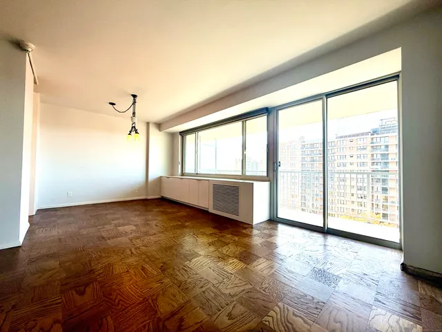 $235,500 | 100 York Street, Unit 12S, New Haven, CT 06511