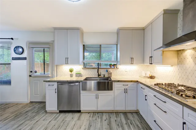 $2,000 | 21018 Fox Walk Trail, Humble, TX 77338