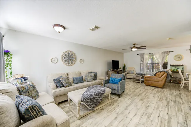 $2,000 | 21018 Fox Walk Trail, Humble, TX 77338