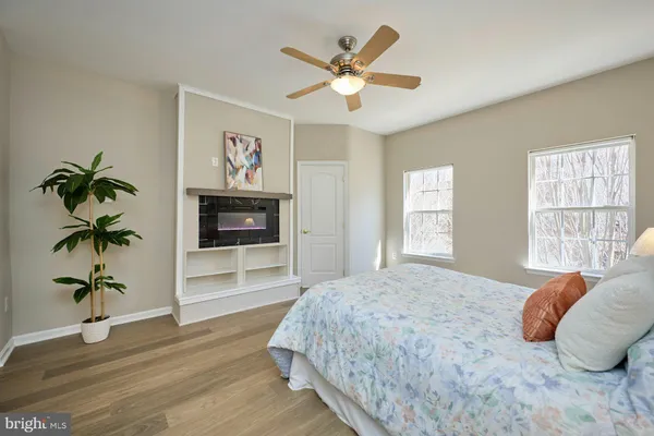 $379,000 | 7166 Little Thames Drive, Unit 181, Gainesville, VA 20155