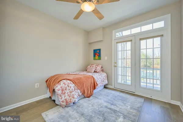 $379,000 | 7166 Little Thames Drive, Unit 181, Gainesville, VA 20155