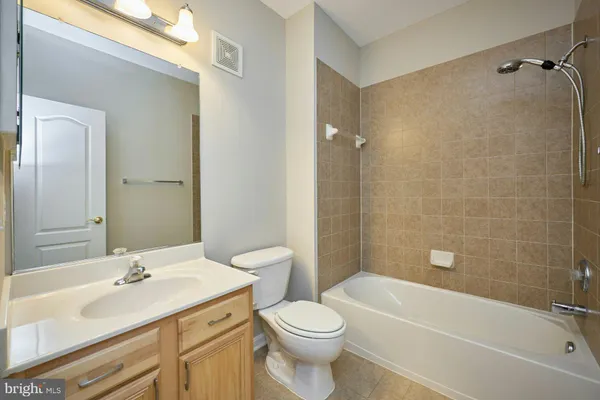 $379,000 | 7166 Little Thames Drive, Unit 181, Gainesville, VA 20155