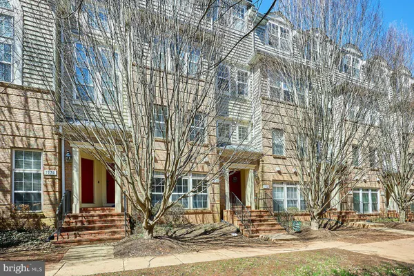 $379,000 | 7166 Little Thames Drive, Unit 181, Gainesville, VA 20155