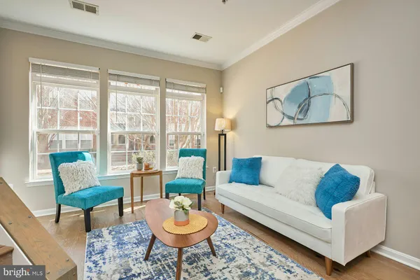 $379,000 | 7166 Little Thames Drive, Unit 181, Gainesville, VA 20155