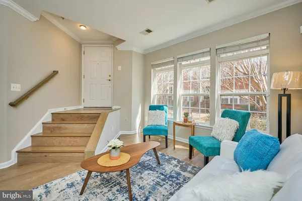 $379,000 | 7166 Little Thames Drive, Unit 181, Gainesville, VA 20155