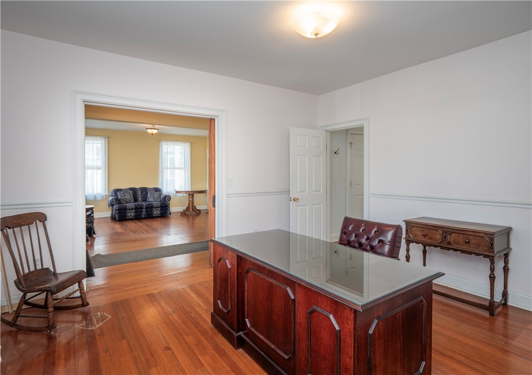 409 Broadway Newport, RI 02840 - Photo 12 of 35