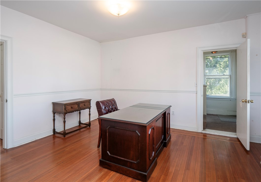 409 Broadway Newport, RI 02840 - Photo 14 of 35