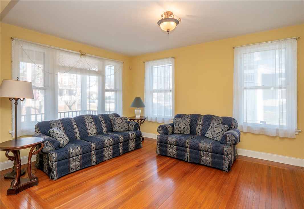 409 Broadway Newport, RI 02840 - Photo 6 of 35