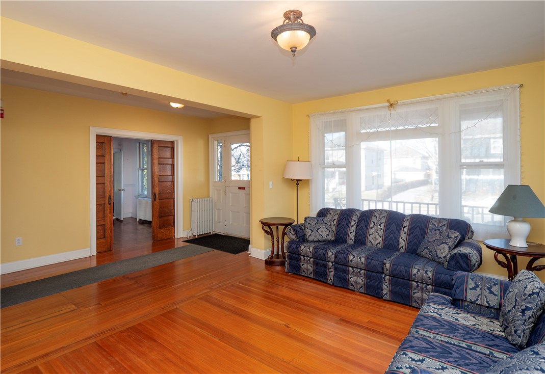 409 Broadway Newport, RI 02840 - Photo 7 of 35