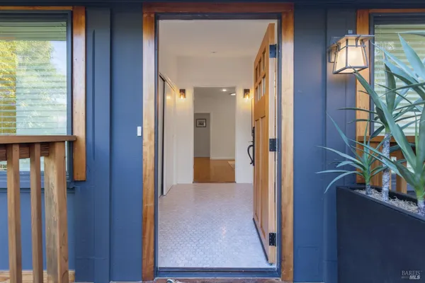 $1,995,000 | 5 Hillside Avenue, Kentfield, CA 94904