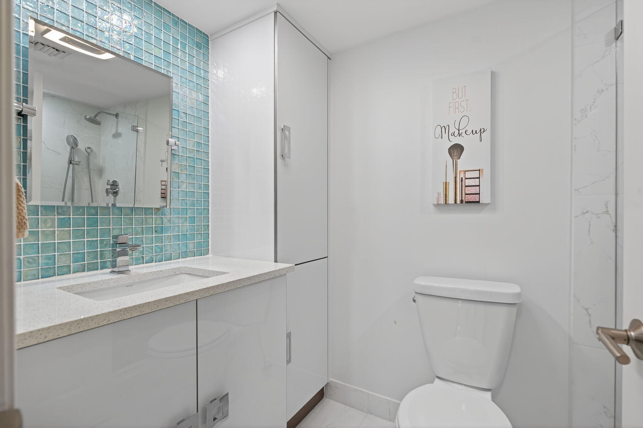 176 Helios Drive, Unit 210 Jupiter, FL 33477 - Photo 11 of 47 Guest Bathroom