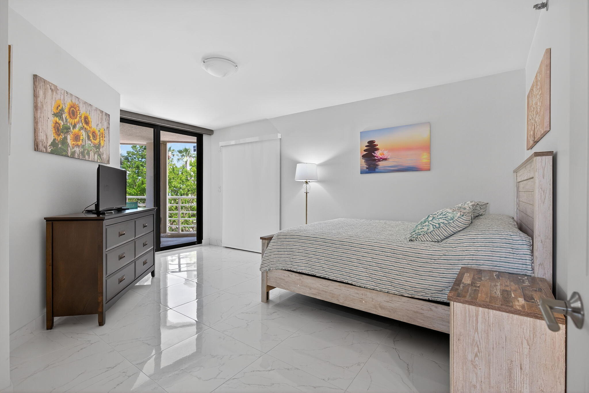 176 Helios Drive, Unit 210 Jupiter, FL 33477 - Photo 22 of 47 Primary Bedroom