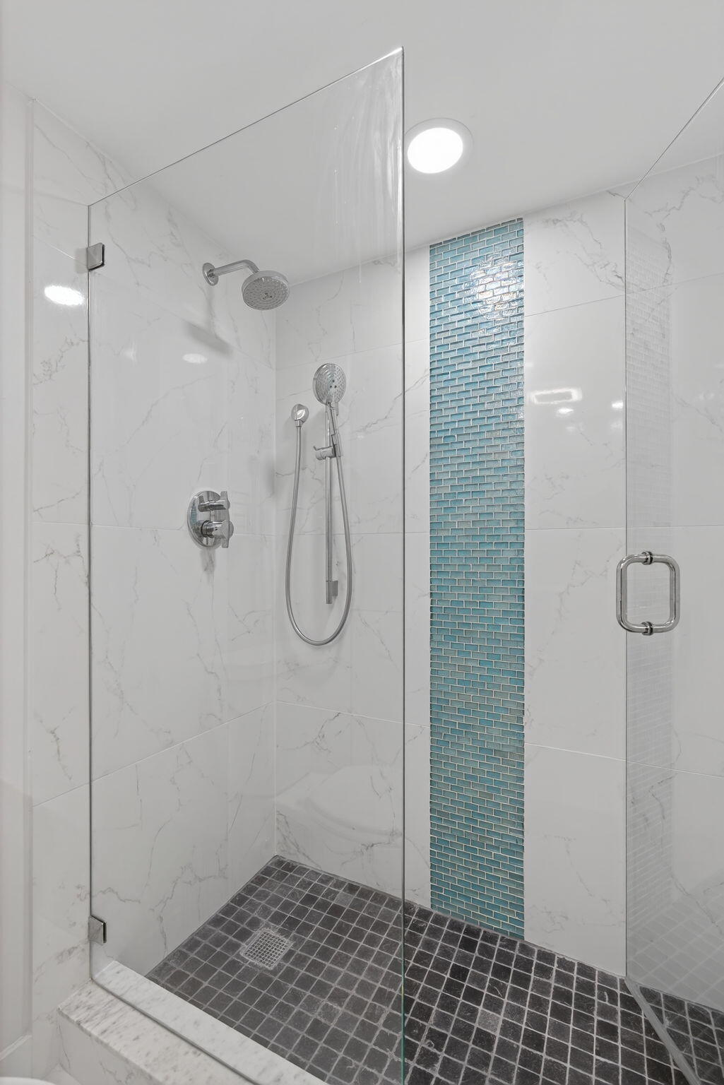 176 Helios Drive, Unit 210 Jupiter, FL 33477 - Photo 26 of 47 Bathroom 2