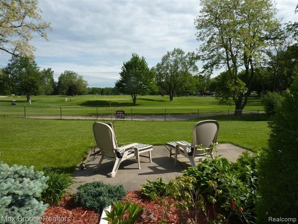 3746 West Maple Road Bloomfield Hills, MI 48301 - Photo 2 of 21 Maple Back Yard