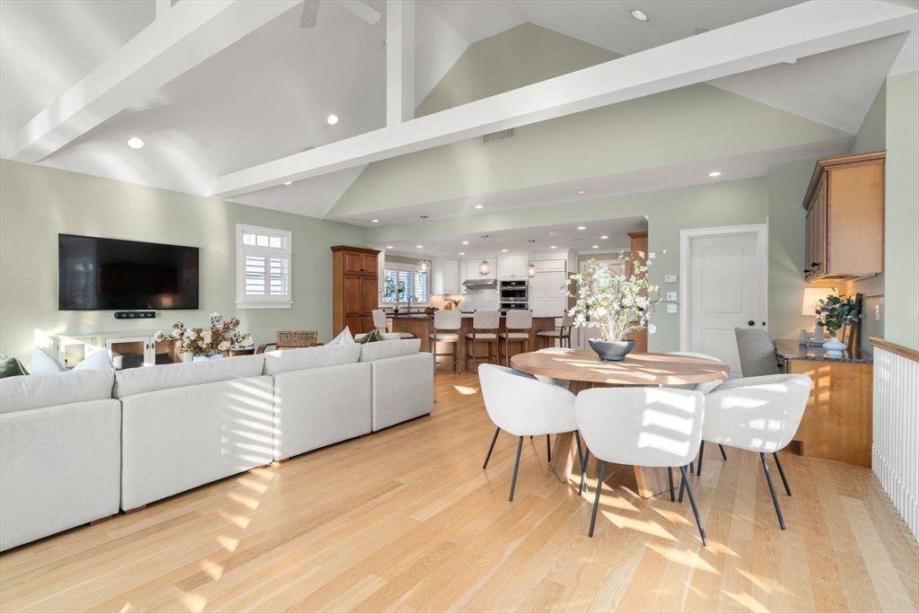 139 Woodbine Circle Needham, MA 02494 - Photo 15 of 33