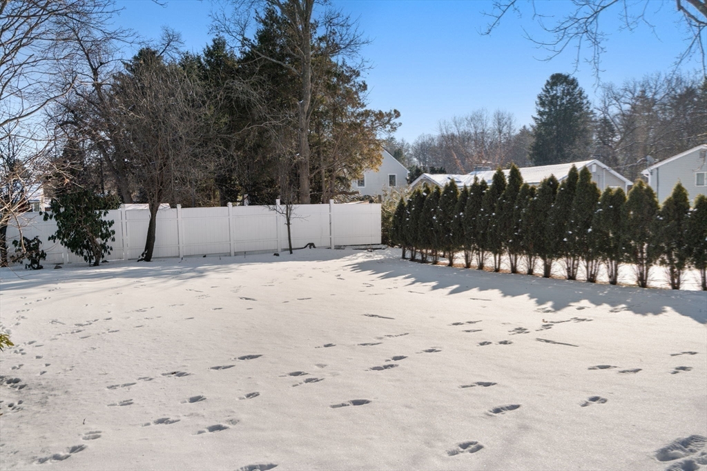 139 Woodbine Circle Needham, MA 02494 - Photo 19 of 33