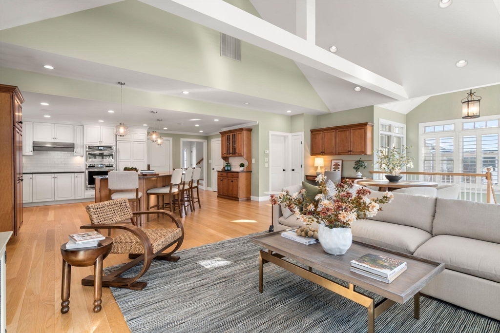 139 Woodbine Circle Needham, MA 02494 - Photo 5 of 33